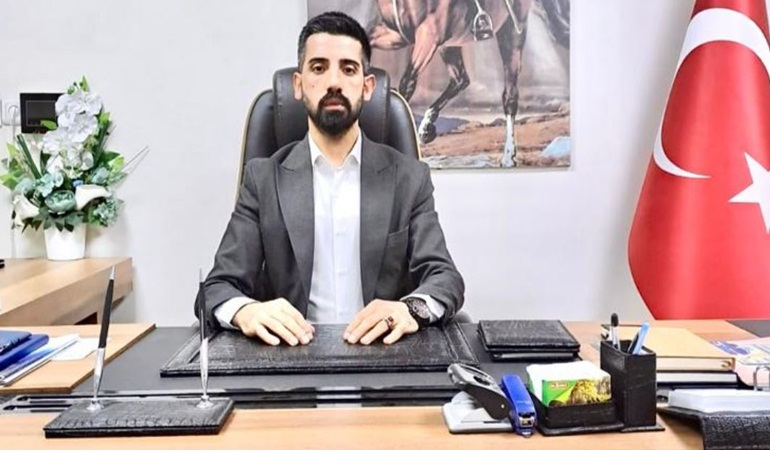 Saadetli başkan Demirci AKP’ye liyakatsizlik üzerinden yüklendi