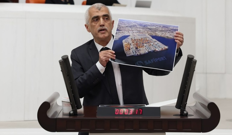 Safiport kimyasallarla denizi kirletiyor, yetkililer açıklama yapmıyor!