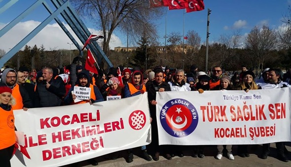 Sağlıkta şiddete hayır mitingine yoğun katılım