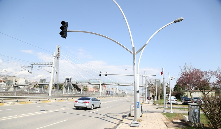 Salim Dervişoğlu Caddesinde 3 yeni sinyalizasyon kuruldu