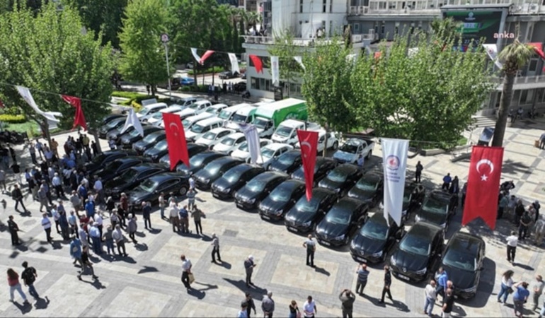 Saltanata, israfa bakın!