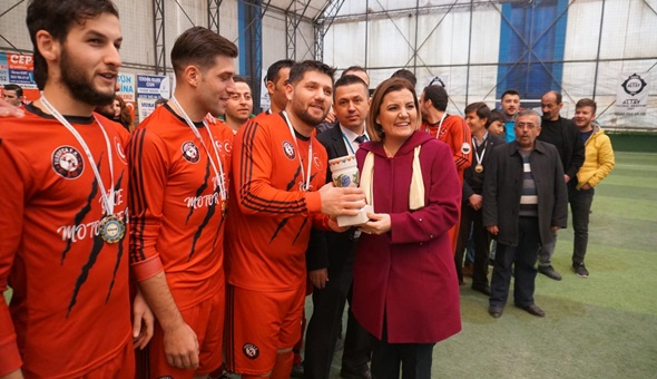 Şampiyon kupasını Hürriyet’in elinden aldılar