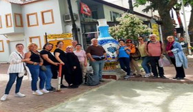 Sanat Atölyesi kursiyerlerinden sanata yolculuk 