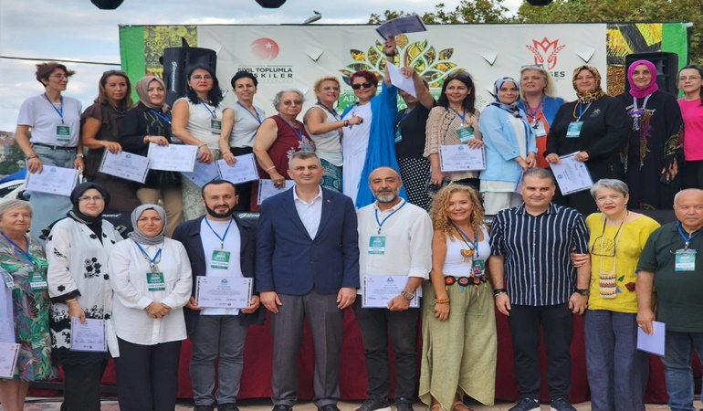 Sanatkar ve zanaatkarlar Gölcük'te buluştu