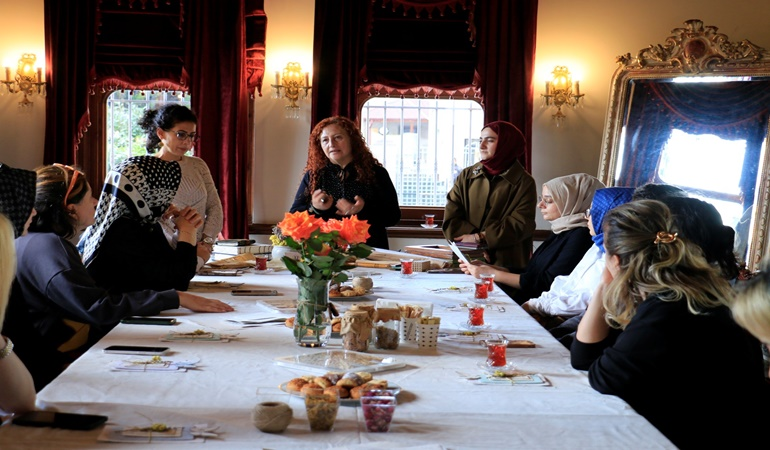 Sanatseverler Sırrı Paşa Konağı’nda ağırlandı