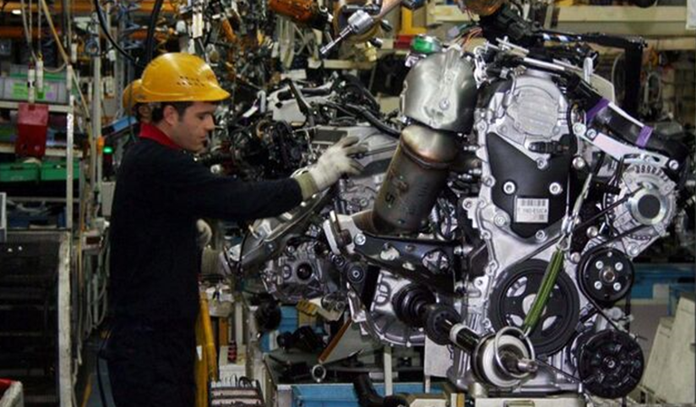 Sanayi sektörü yüzde 0,8 küçüldü