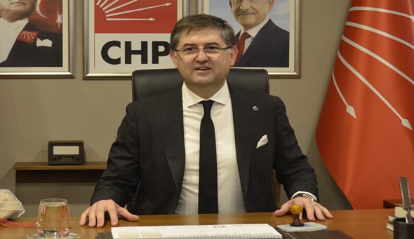 Sarayda yaşayanlar millete  pamuk eller cebe demiştir