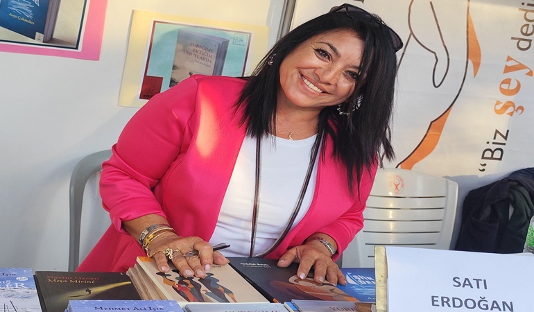 Satı Erdoğan’ın şiir kitabı büyük beğeni topladı