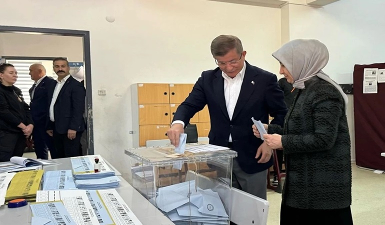Seçimlerde 34 bin oy alan Davutoğlu değişim kararı aldı