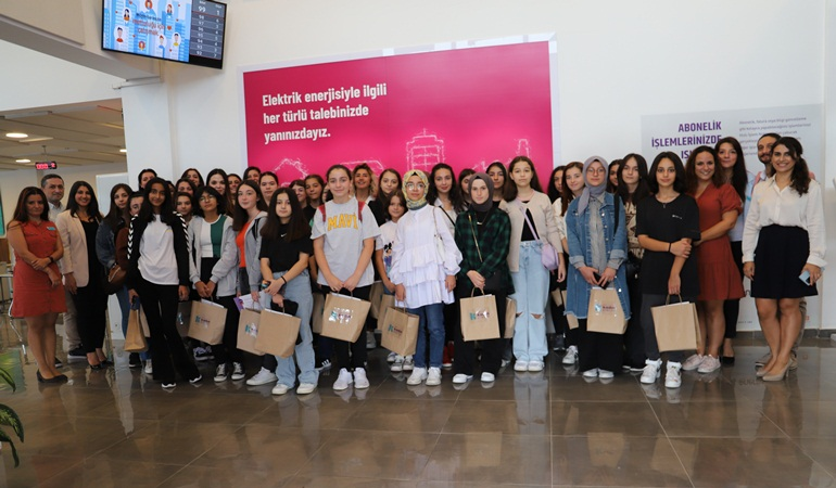 SEDAŞ’ın Next projesinde öğrenciler Sepaş Enerji’yi ziyaret etti