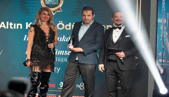 Sedat Sarıkaya'ya altın kalite ödülü