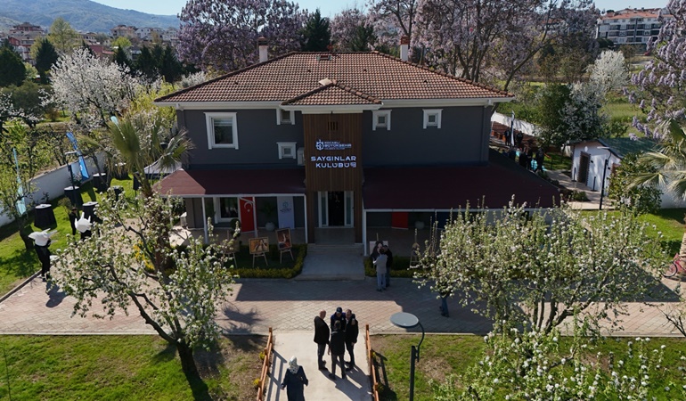 Sefa Sirmen’in Gölcük’teki eski evi Saygınlar Kulübü’ne dönüştürüldü