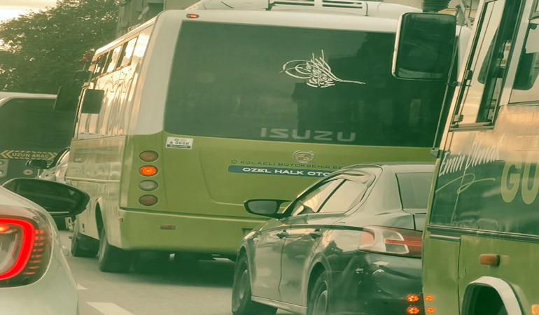 Şehir içi ulaşımında koyu filmli cam yasak, UKOME ekipleri ortada yok