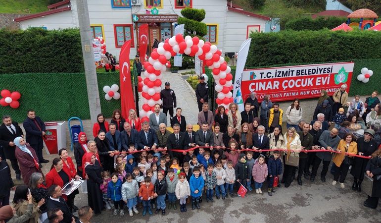 Şehit öğretmen Fatma Nur Çelik’in adı İzmit’teki Çınar Çocuk Evi’nde yaşayacak