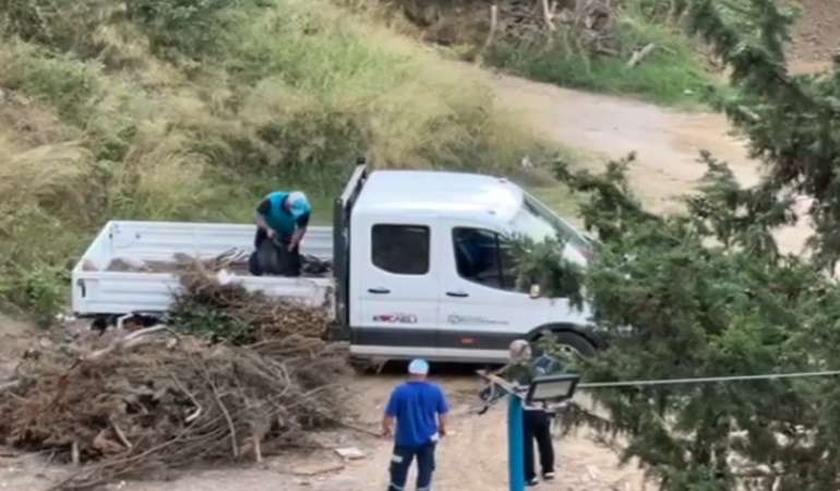 Şehitler Korusu’na atık atan Büyükşehir Başkan Hürriyet’e yakalandı