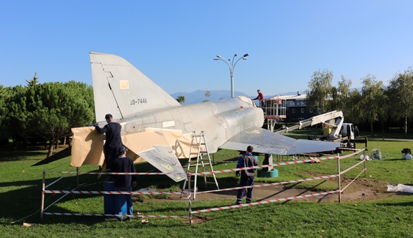 Seka Park’taki F4 uçağı bakıma alındı