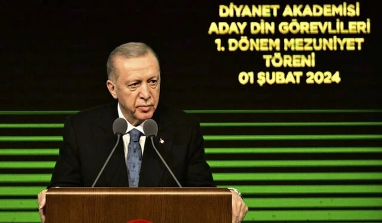 Şeriat karşıtlarını din düşmanı ilan eden Erdoğan'a tepki yağdı