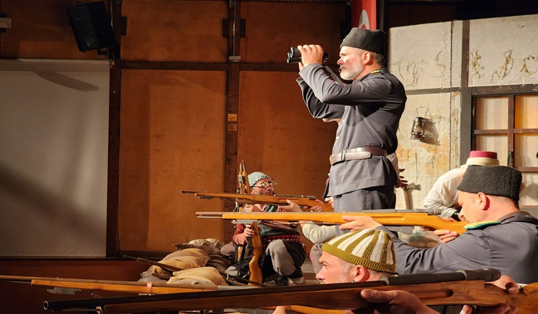 Servetiye Cephesi'ndeki kahramanlık destanı Gölcük'te canlandırıldı