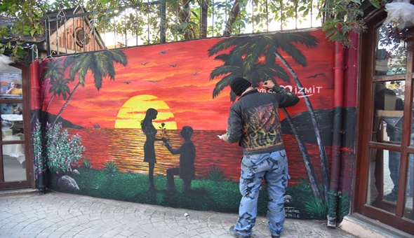 Sevgililer gününe özel boyanan duvarlar İzmitlilerle buluştu