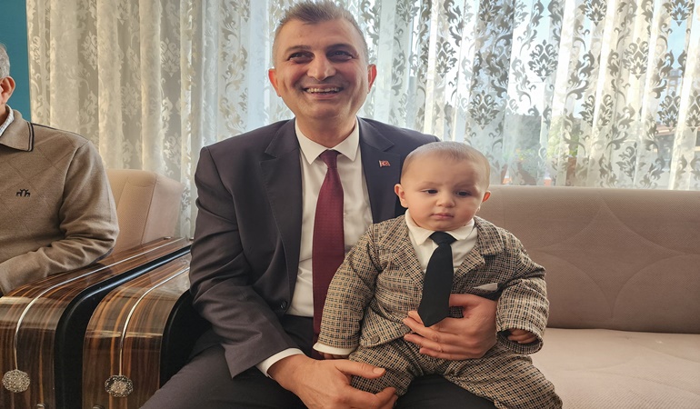 Sezer: Biz hizmet ve eser yarışı yaparız