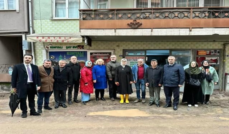 Siyaset değil komiklik yapıyor