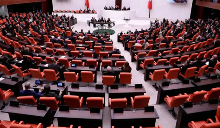 Siyasi partiler kanunu değişsin çağrısı!