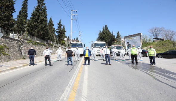 Sokağa çıkma yasağında sokaklar yıkandı!