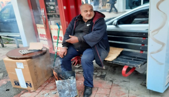 Sokakta kalan vatandaşa yardım eli