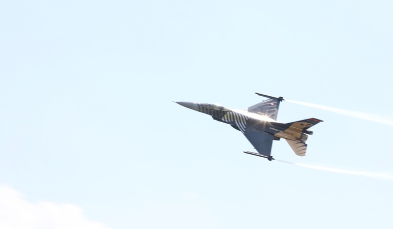 SOLOTÜRK İzmit’te keşif uçuşu yaptı