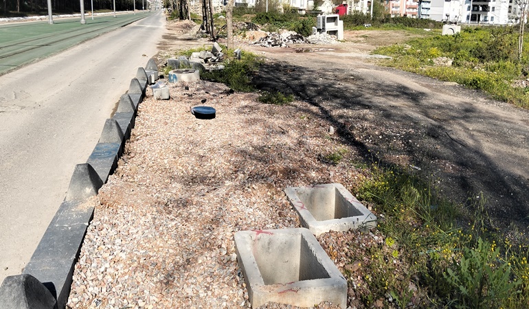 Stadyum tramvay yolu tehlikelerle dolu