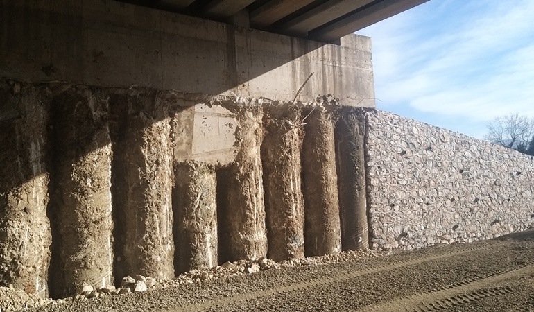 Stadyum yolunda inşaat kalitesi şüpheli çalışma