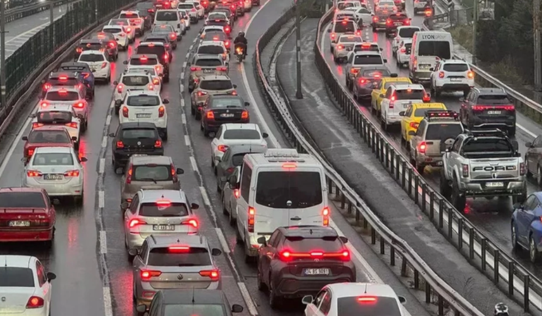 Sürücüler dikkat! O yolda çalışma var