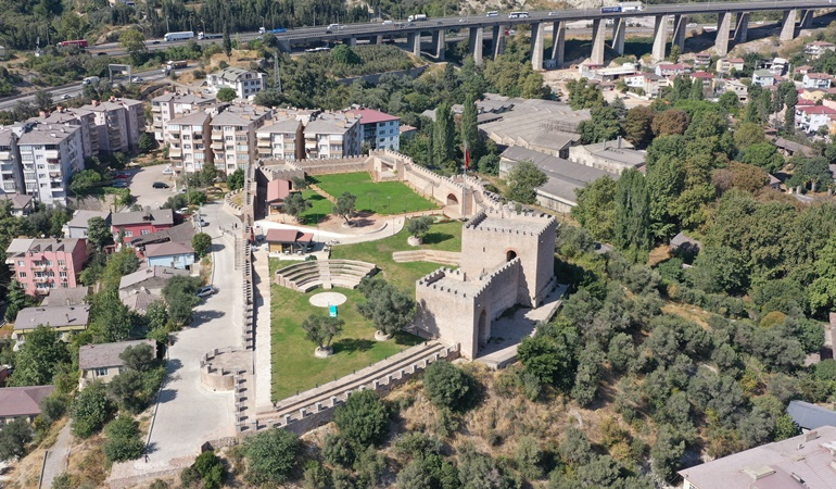Tarihi Hereke Kalesi turistlerin gözdesi!