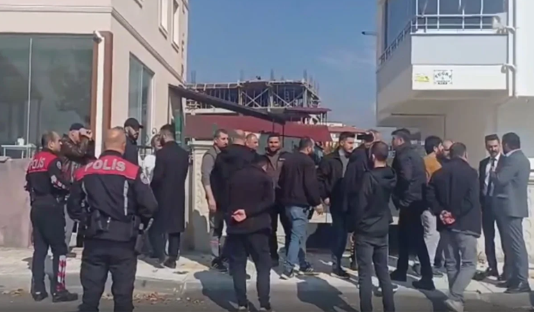 Tarikatçılar para için yine birbirlerine girdiler!