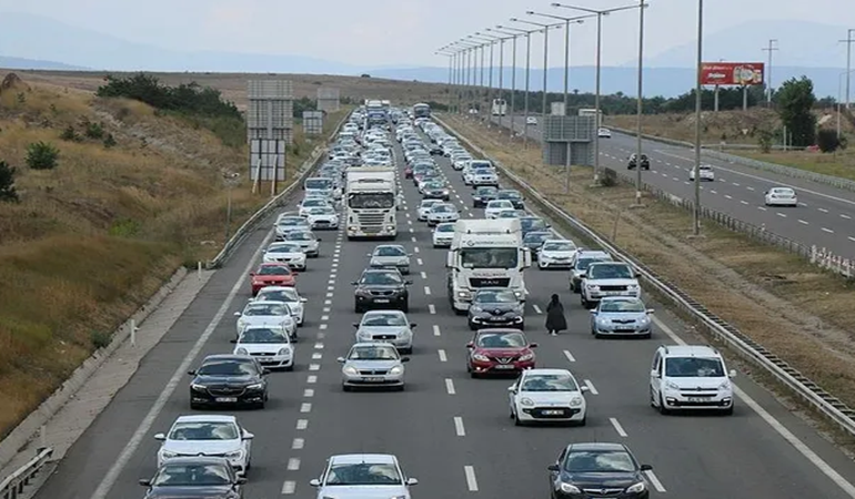 TEM Otoyolu’nda o nokta da trafiğe kapatılacak!
