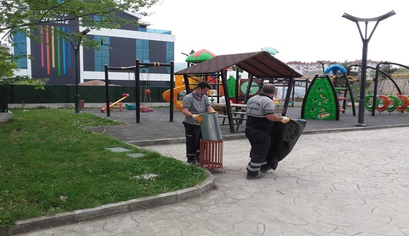 Temiz bir Gölcük için durmaksızın çalışıyorlar