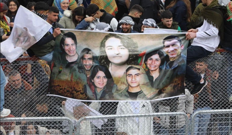 Teröristlerin posterini açtılar