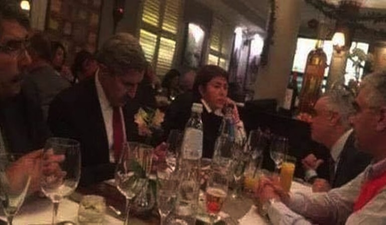 Teröristlerle aynı masada yemek yemek suç değil!