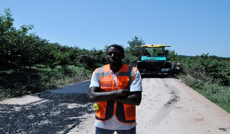 Togolu Fousseni, Kandıra yollarında staj yapıyor