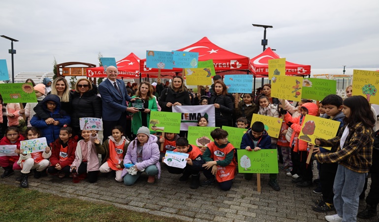 Toprak ve Yaprak Dede İzmit’te anıldı