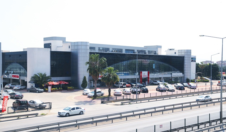 Toyota, Garanti ON uygulaması ile Türkiye'de bir ilke imza atıyor