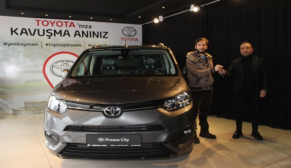 Toyota’nın yeni hafif ticari modeli Proace Cıty Kocaeli’nde ilk sahibine teslim edildi