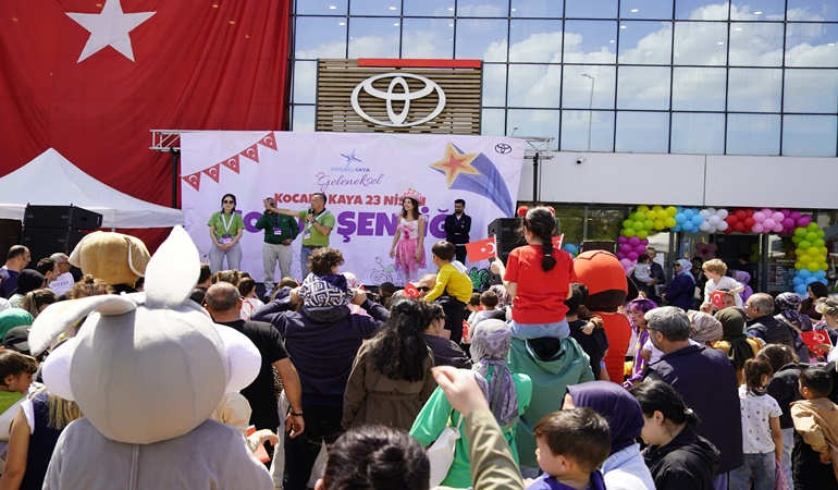 Toyota Plaza Kocaeli Kaya’da çocukları sevindiren 20 yıllık gelenek devam ediyor