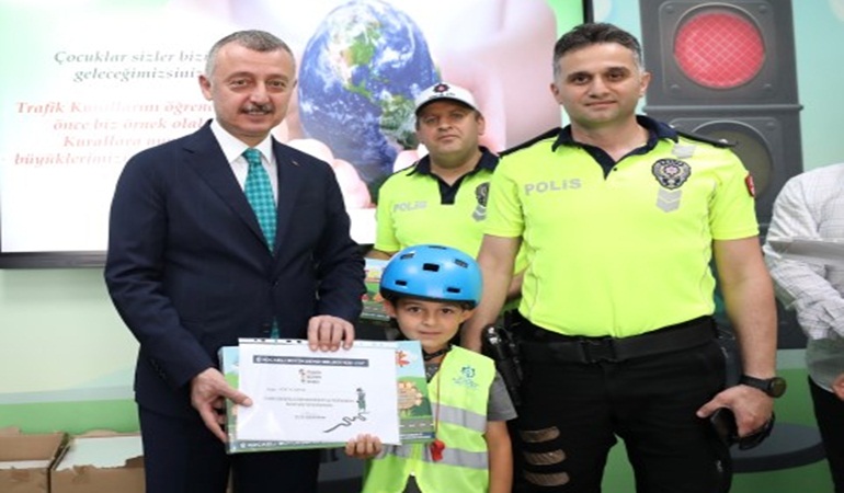 Trafik Eğitim Parkı’nda ilk ders Başkan Büyükakın’dan