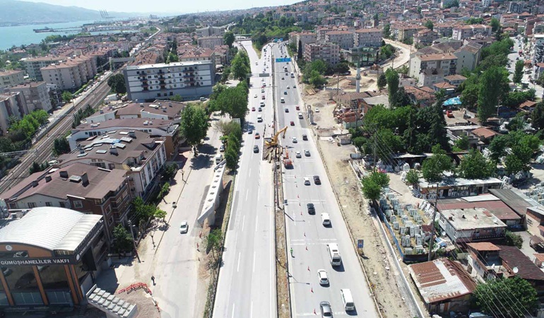Tramvay çalışmaları kapsamında D-100’de birer şerit trafiğe kapatıldı