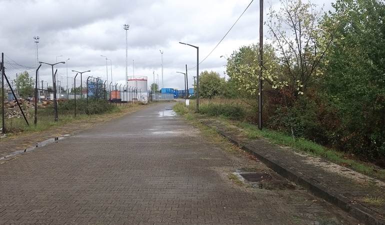 Tren İstasyonu’na giden yola bakan yok mu?