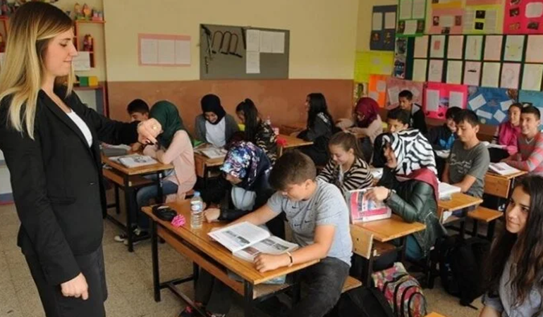 Tüm Türkiye'de okullar 1 hafta tatil edildi