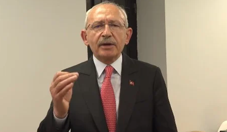 Tümüyle karartma altındayım. Korkak bu adam korkak