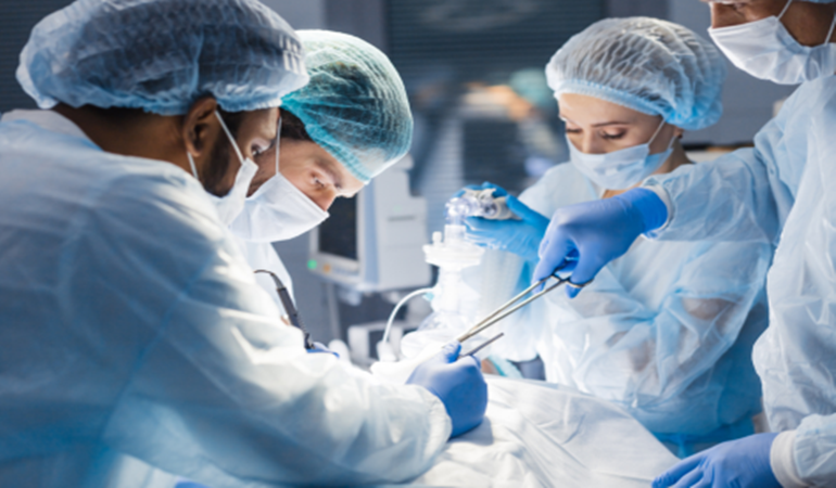 Turhan Çömez açıkladı: Suriyelilere bedava ameliyat