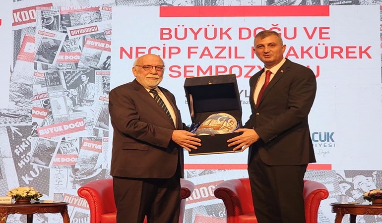 Türk edebiyatının kalbi Gölcük'te atıyor